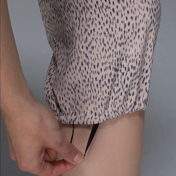 Lululemon Step Lively Crop Pant size 4 - Picture 11 of 12